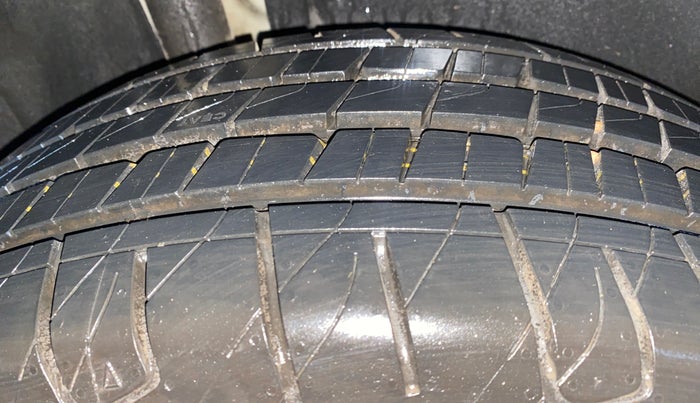 2024 Maruti Grand Vitara SIGMA SMART HYBRID, Petrol, Manual, 18,449 km, Right Rear Tyre Tread