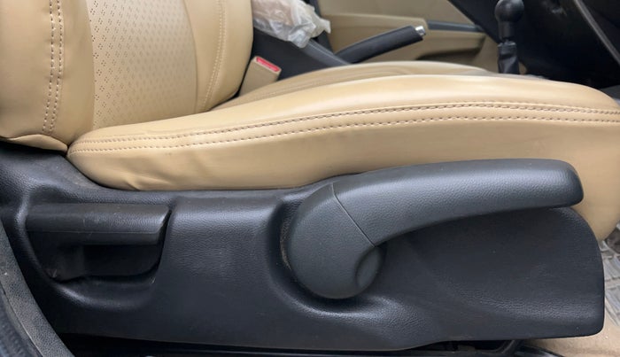 2021 Honda City 1.5L I-VTEC V MT 4TH GEN, Petrol, Manual, 58,520 km, Driver Side Adjustment Panel