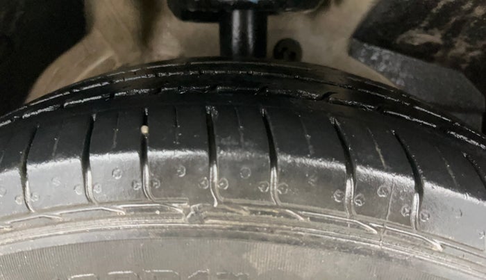 2019 MG HECTOR SMART 1.5 DCT PETROL, Petrol, Automatic, 32,506 km, Right Front Tyre Tread