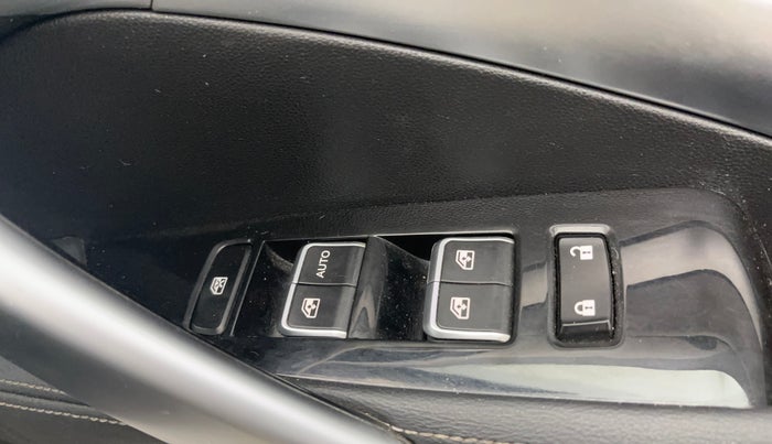 2019 MG HECTOR SMART 1.5 DCT PETROL, Petrol, Automatic, 32,506 km, Driver Side Door Panels Control