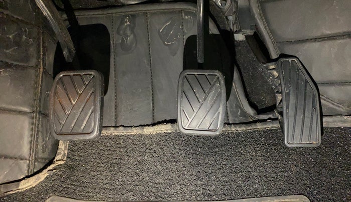 2019 Toyota Glanza V, Petrol, Manual, 38,264 km, Pedals