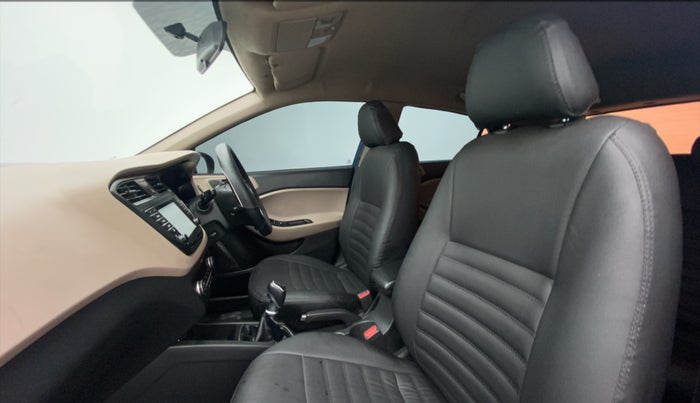 2016 Hyundai Elite i20 1.4 CRDI ASTA (O), Diesel, Manual, 87,378 km, Right Side Front Door Cabin