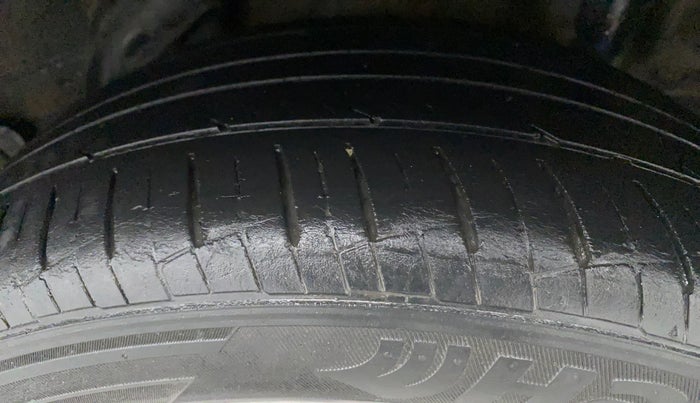 2018 Hyundai Verna 1.6 VTVT SX, Petrol, Manual, 63,194 km, Left Rear Tyre Tread