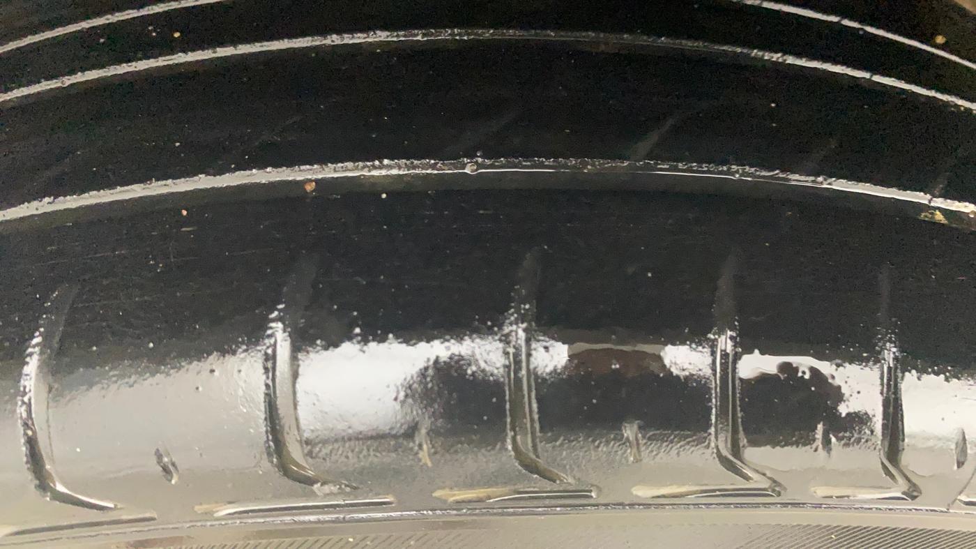 2017 Maruti Wagon R 1.0 VXI AMT, CNG, Automatic, 72,197 km, Left Front Tyre Tread