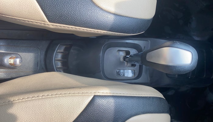 2017 Maruti Wagon R 1.0 VXI AMT, CNG, Automatic, 72,199 km, Gear Lever