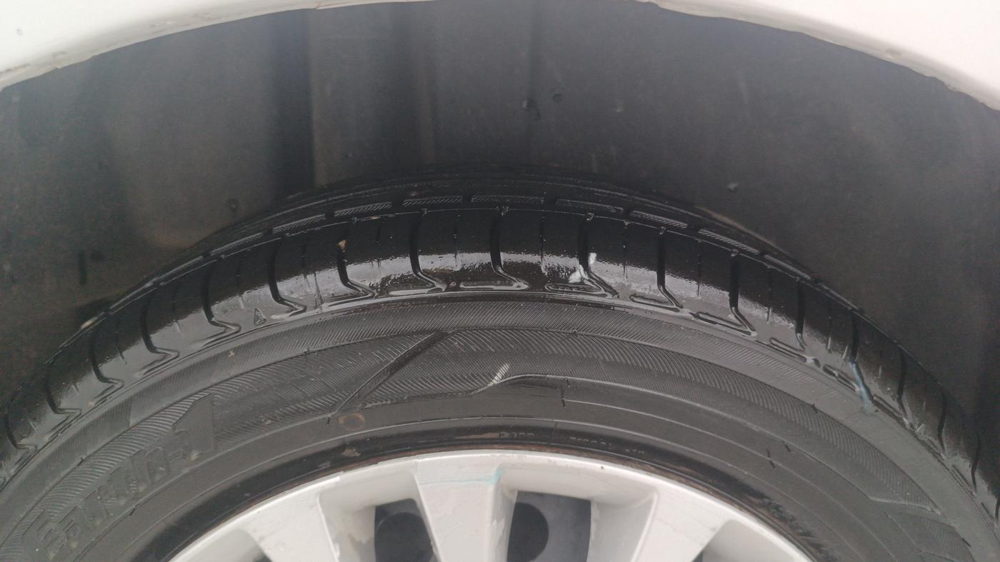 2015 Maruti Ciaz VDI +, Diesel, Manual, 1,19,921 km, Right Rear Tyre Tread