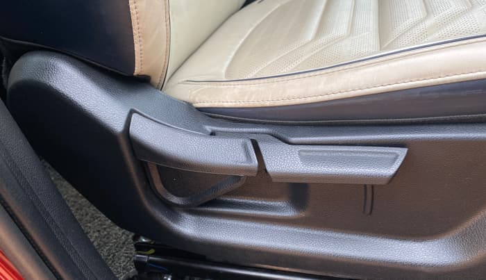 2022 KIA CARENS LUXURY PLUS 1.5 DIESEL 7 STR, Diesel, Manual, 65,218 km, Driver Side Adjustment Panel