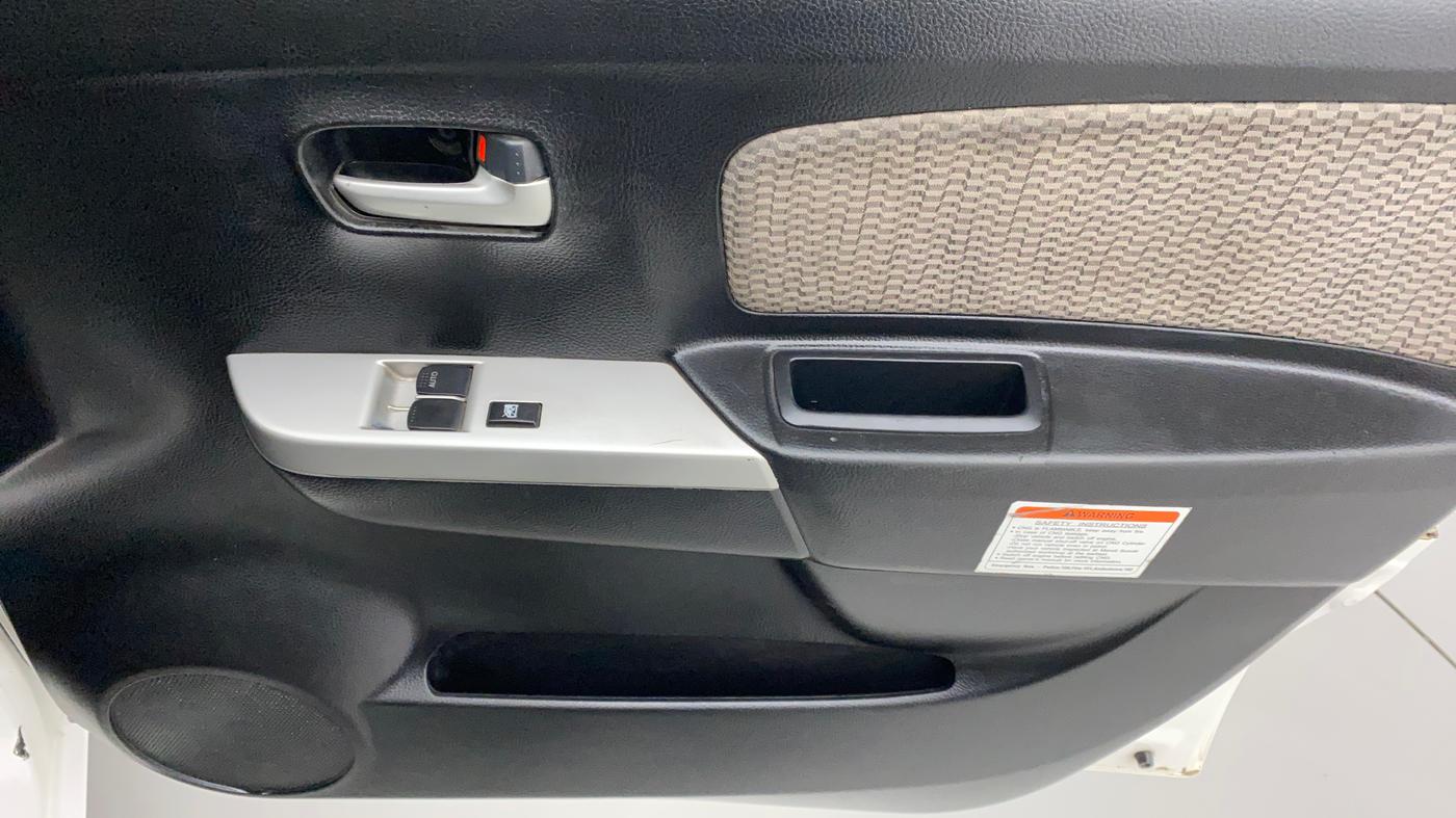 2016 Maruti Wagon R 1.0 LXI CNG, CNG, Manual, 95,299 km, Driver Side Door Panels Control