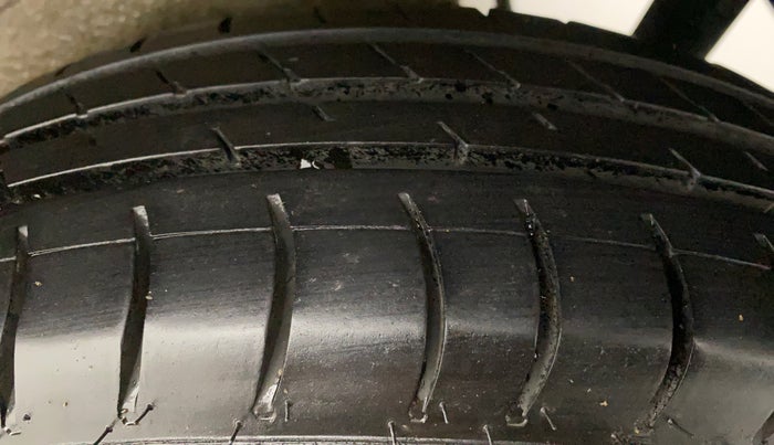 2016 Maruti Wagon R 1.0 LXI CNG, CNG, Manual, 95,299 km, Left Rear Tyre Tread