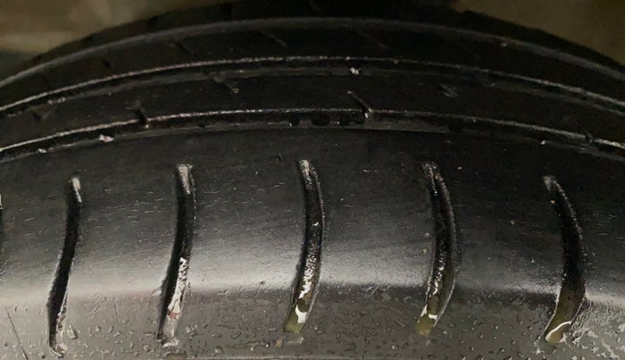 2016 Maruti Wagon R 1.0 LXI CNG, CNG, Manual, 95,299 km, Left Front Tyre Tread