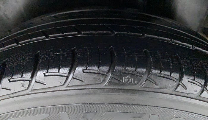 2016 Maruti Ciaz ZXI, Petrol, Manual, 57,653 km, Left Rear Tyre Tread