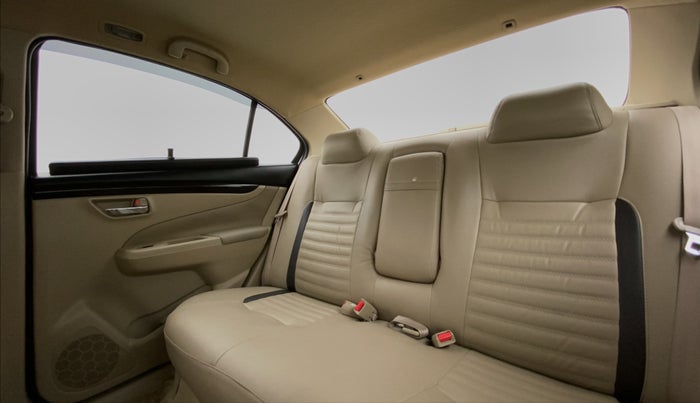 2016 Maruti Ciaz ZXI, Petrol, Manual, 57,653 km, Right Side Rear Door Cabin