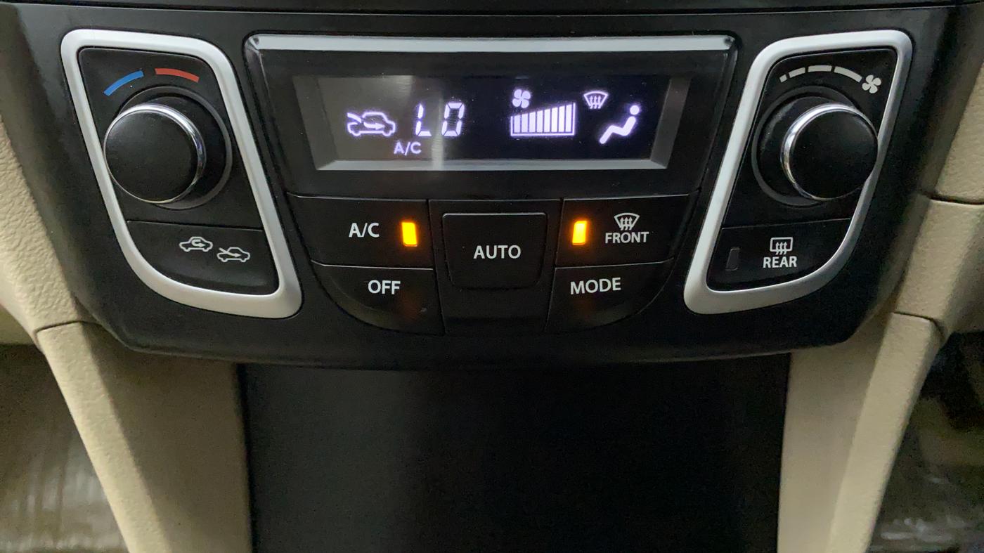 2016 Maruti Ciaz ZXI, Petrol, Manual, 57,653 km, Automatic Climate Control
