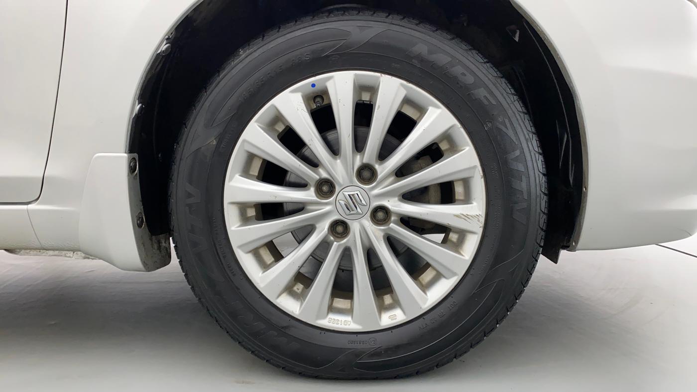 2016 Maruti Ciaz ZXI, Petrol, Manual, 57,653 km, Right Front Wheel