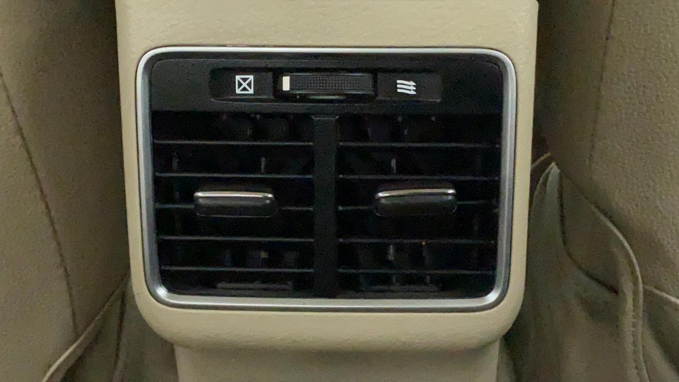 2016 Maruti Ciaz ZXI, Petrol, Manual, 57,653 km, Rear AC Vents