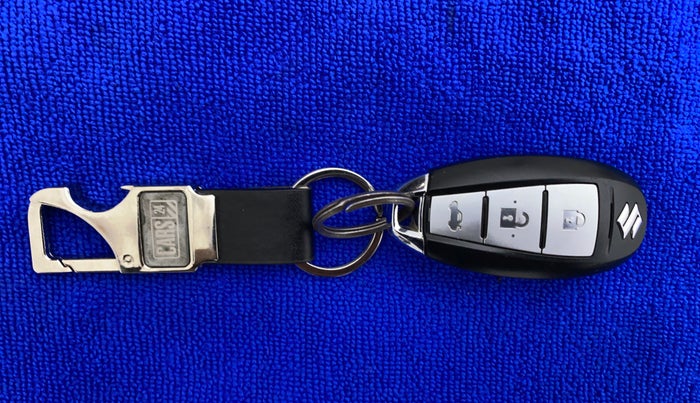 2016 Maruti Ciaz ZXI, Petrol, Manual, 57,653 km, Key Close Up