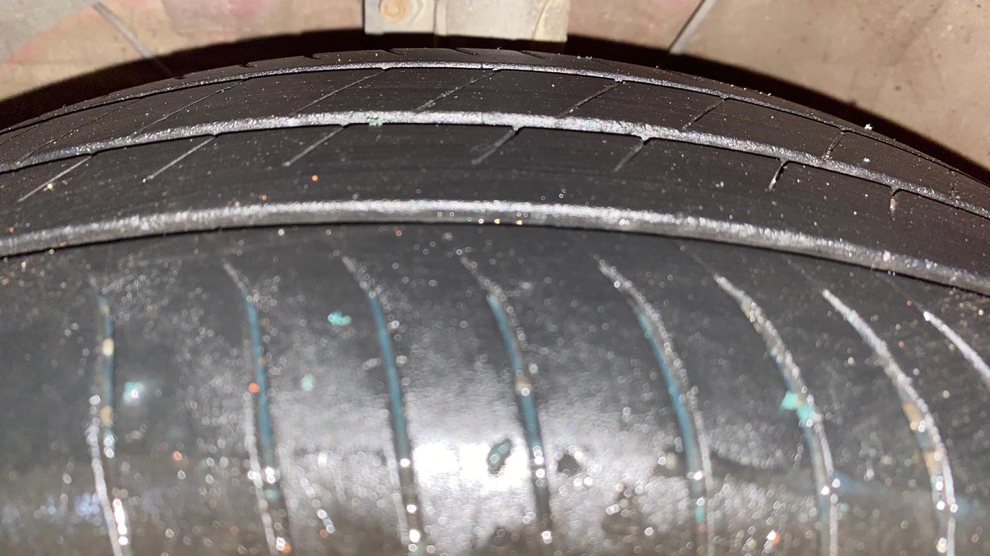 2021 Maruti Swift ZXI PLUS AMT, Petrol, Automatic, 76,604 km, Left Front Tyre Tread