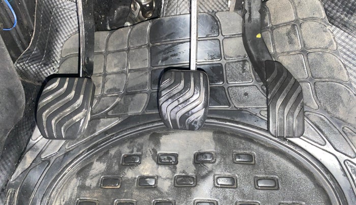 2021 Renault Kwid RXL, Petrol, Manual, 21,616 km, Pedals