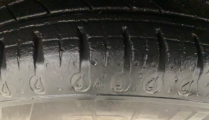 2021 Renault Kwid RXL, Petrol, Manual, 21,616 km, Right Front Tyre Tread