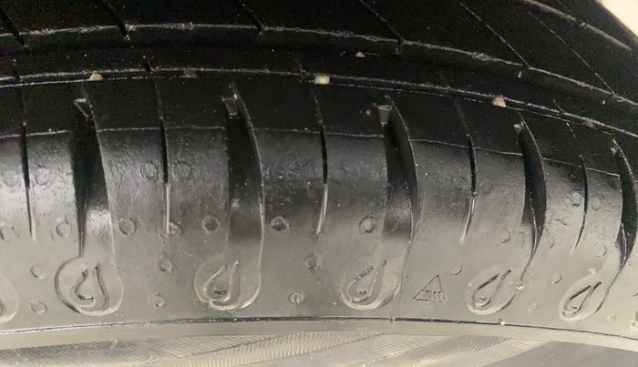 2021 Renault Kwid RXL, Petrol, Manual, 21,616 km, Left Rear Tyre Tread