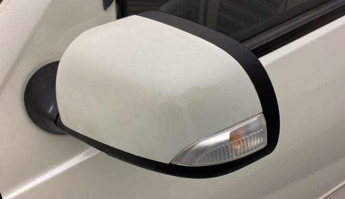 2016 Renault Duster RXZ AMT 110 PS, Diesel, Automatic, 65,544 km, Left rear-view mirror - Folding motor not working