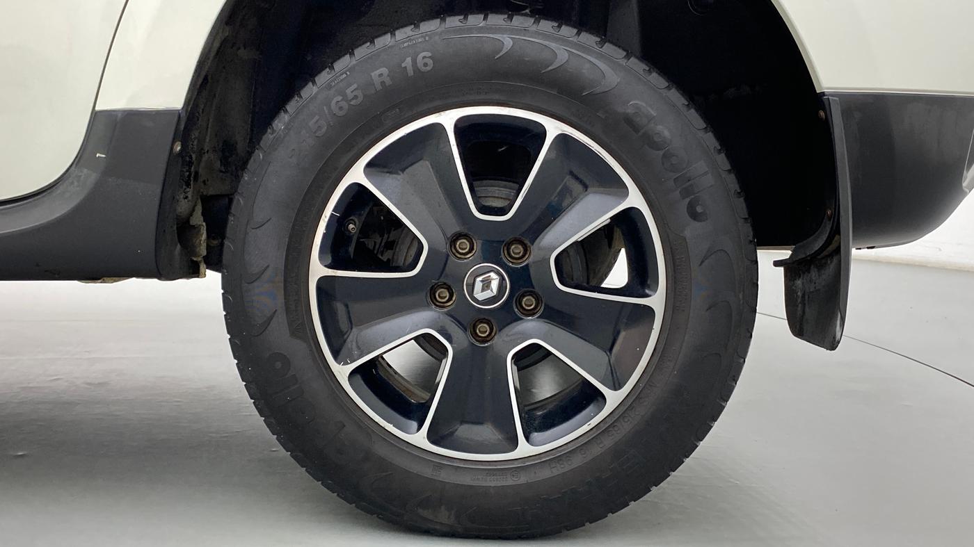 2016 Renault Duster RXZ AMT 110 PS, Diesel, Automatic, 65,544 km, Left Rear Wheel