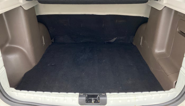 2016 Renault Duster RXZ AMT 110 PS, Diesel, Automatic, 65,544 km, Boot Inside