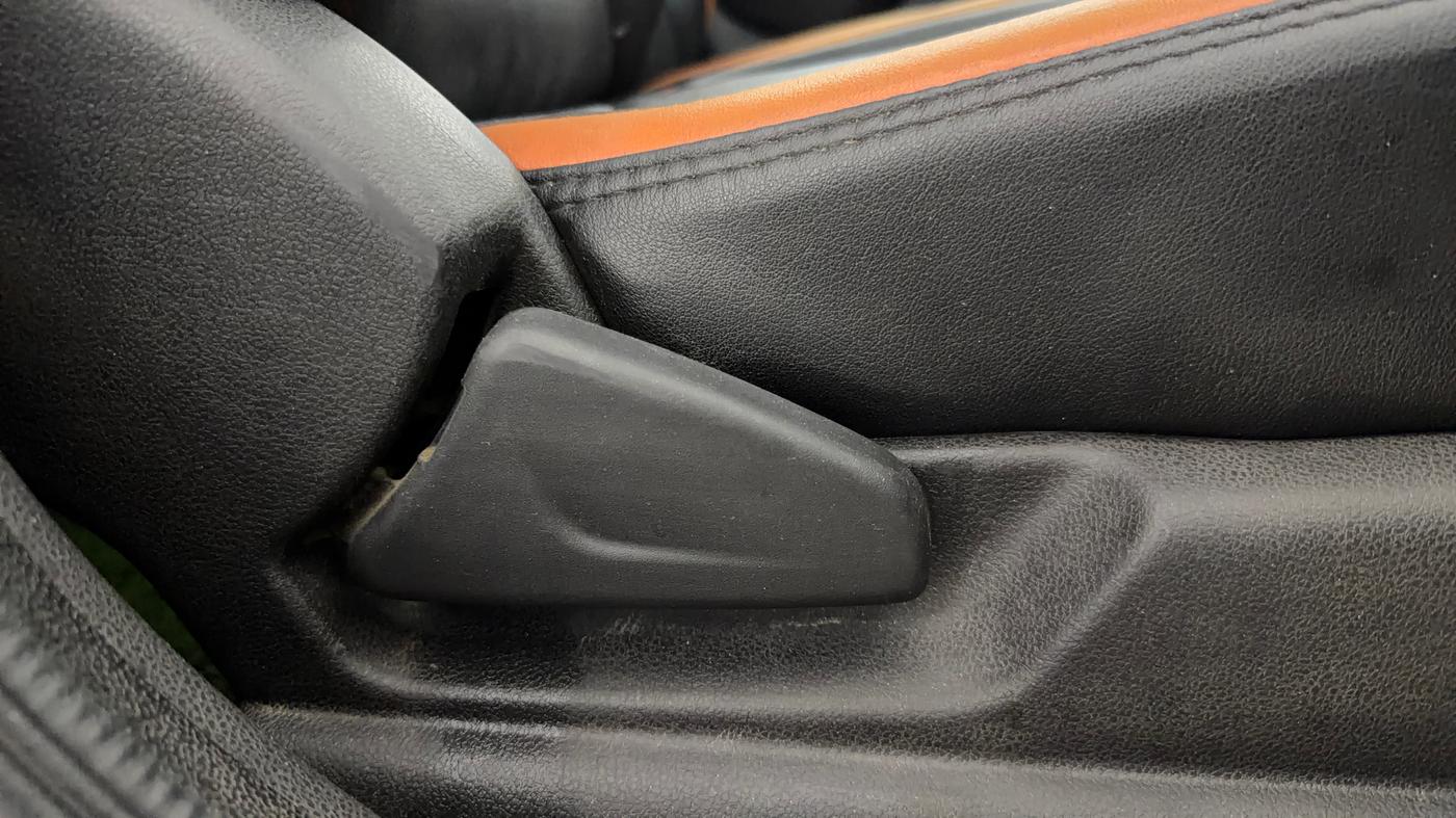 2021 Renault Kwid CLIMBER 1.0 (O), CNG, Manual, 48,650 km, Driver Side Adjustment Panel
