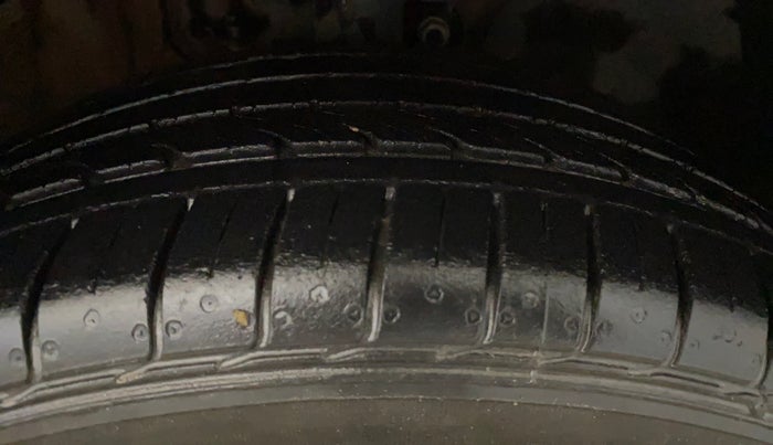 2020 Volkswagen Polo HIGHLINE PLUS 1.0L TSI, Petrol, Manual, 33,644 km, Right Front Tyre Tread