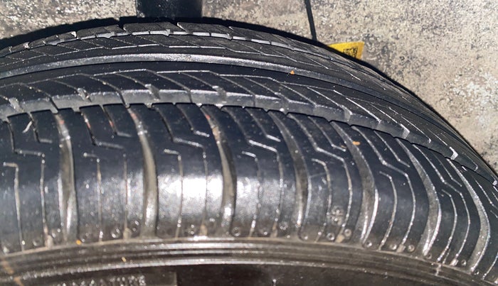 2022 Hyundai GRAND I10 NIOS SPORTZ 1.2 KAPPA VTVT, Petrol, Manual, 96,080 km, Right Rear Tyre Tread