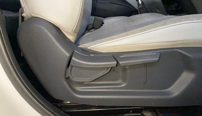 2022 Hyundai GRAND I10 NIOS SPORTZ 1.2 KAPPA VTVT, Petrol, Manual, 96,080 km, Driver Side Adjustment Panel