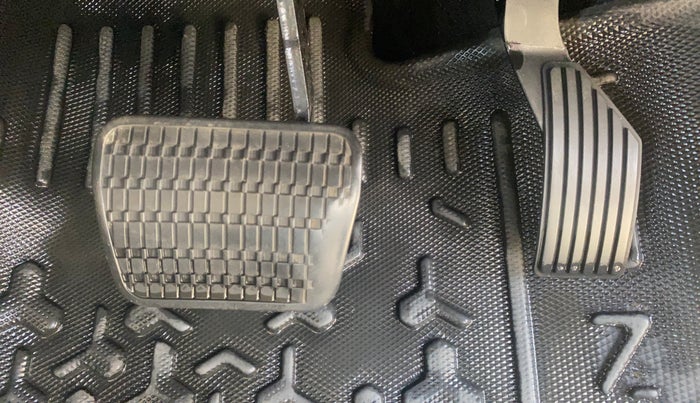 2021 Tata PUNCH ADVENTURE AMT, Petrol, Automatic, 73,638 km, Pedals