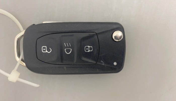 2021 Tata PUNCH ADVENTURE AMT, Petrol, Automatic, 73,638 km, Key Close Up