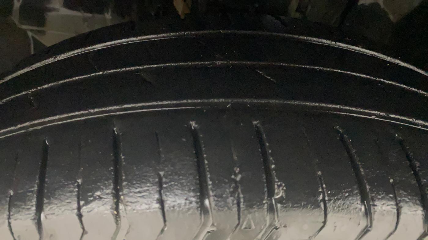2021 Tata PUNCH ADVENTURE AMT, Petrol, Automatic, 73,695 km, Left Front Tyre Tread