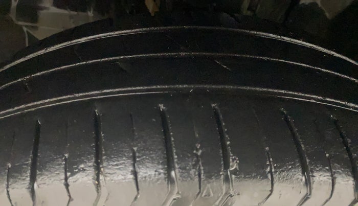 2021 Tata PUNCH ADVENTURE AMT, Petrol, Automatic, 73,638 km, Left Front Tyre Tread