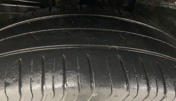 2021 Tata PUNCH ADVENTURE AMT, Petrol, Automatic, 73,638 km, Right Rear Tyre Tread