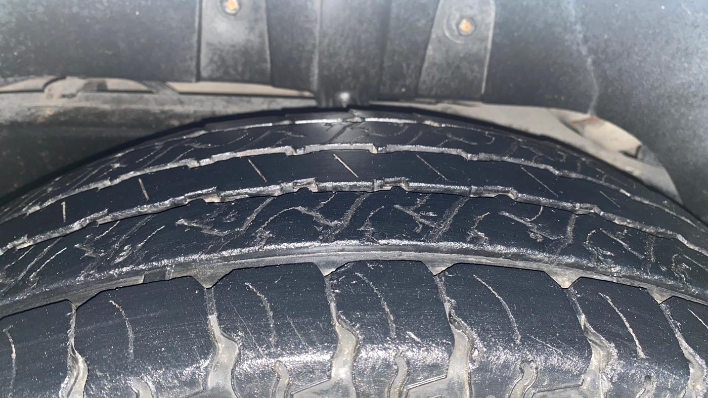 2015 Mahindra TUV300 T8, Diesel, Manual, 81,031 km, Left Rear Tyre Tread