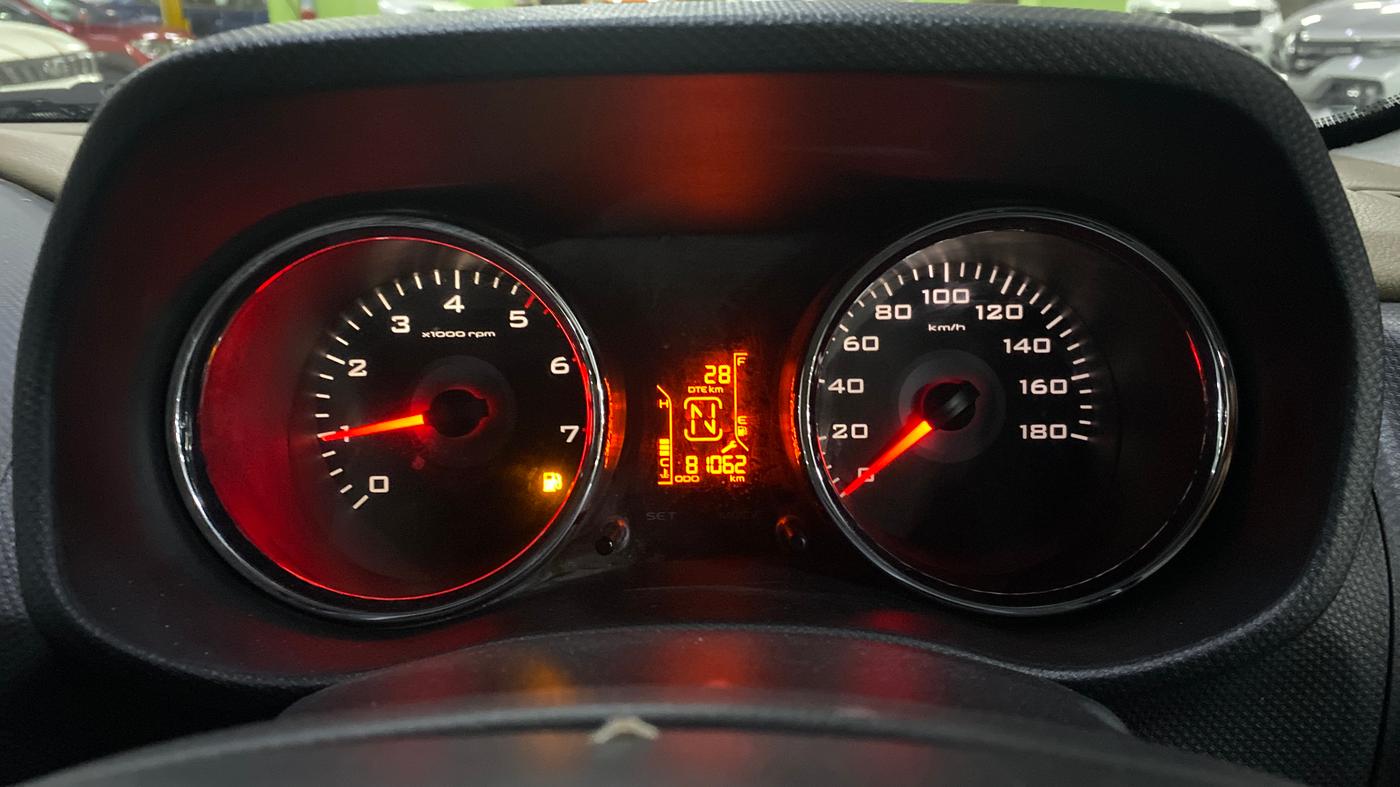 2015 Mahindra TUV300 T8, Diesel, Manual, 81,031 km, Odometer Image