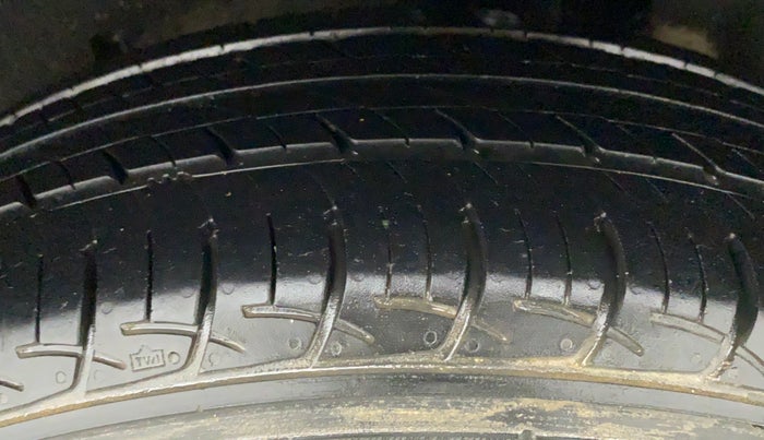 2017 Maruti Baleno DELTA PETROL 1.2, Petrol, Manual, 15,861 km, Left Rear Tyre Tread