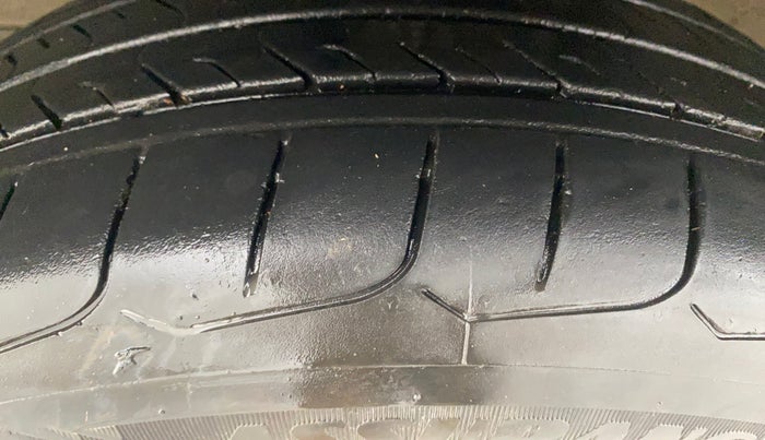 2019 Maruti Swift ZXI AMT, Petrol, Automatic, 1,00,201 km, Left Front Tyre Tread