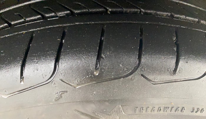 2019 Maruti Swift ZXI AMT, Petrol, Automatic, 1,00,201 km, Right Front Tyre Tread
