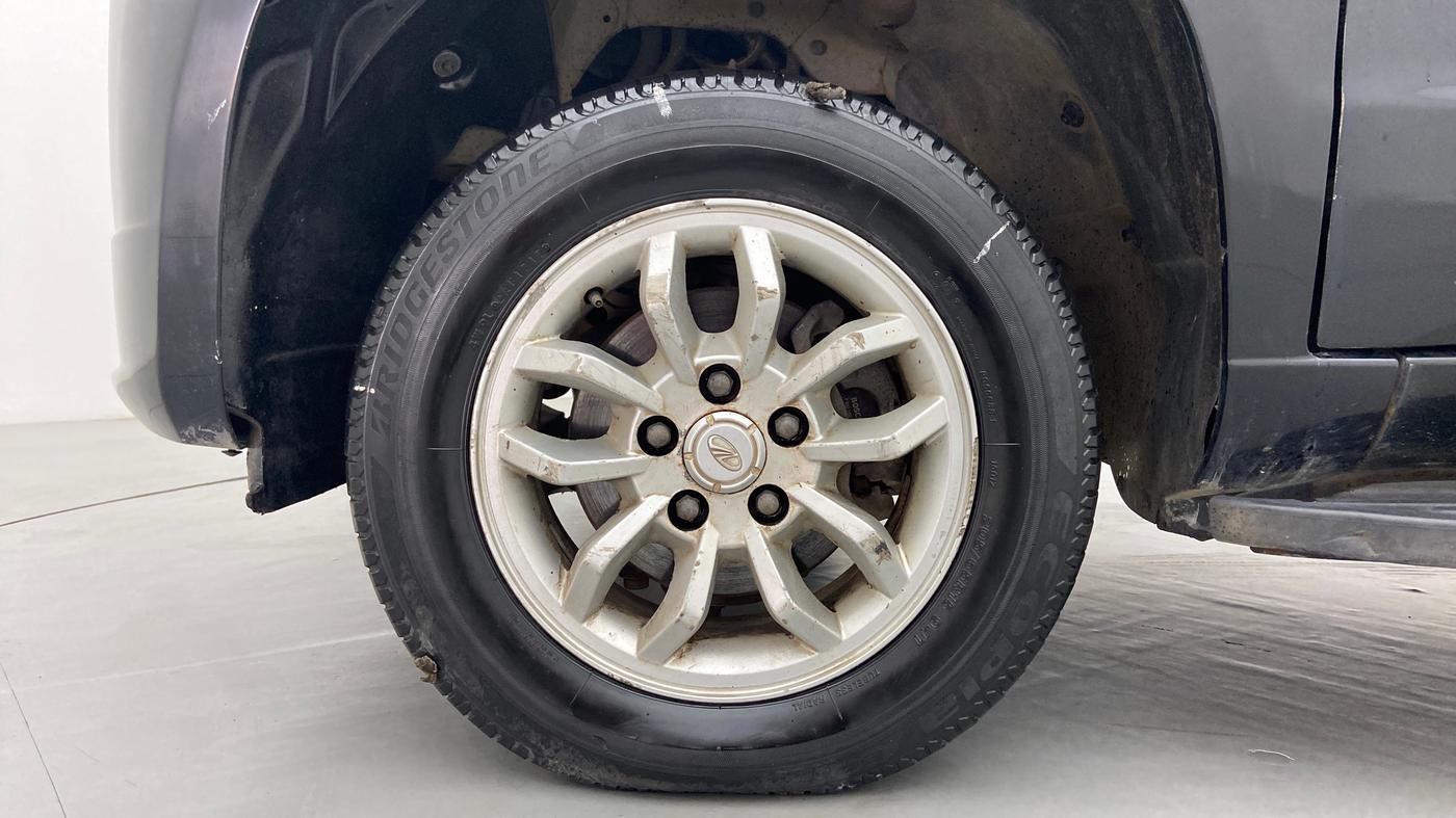 2015 Mahindra TUV300 T8 AT, Diesel, Automatic, 95,290 km, Left Front Wheel