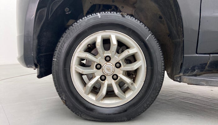 2015 Mahindra TUV300 T8 AT, Diesel, Automatic, 95,290 km, Left Front Wheel