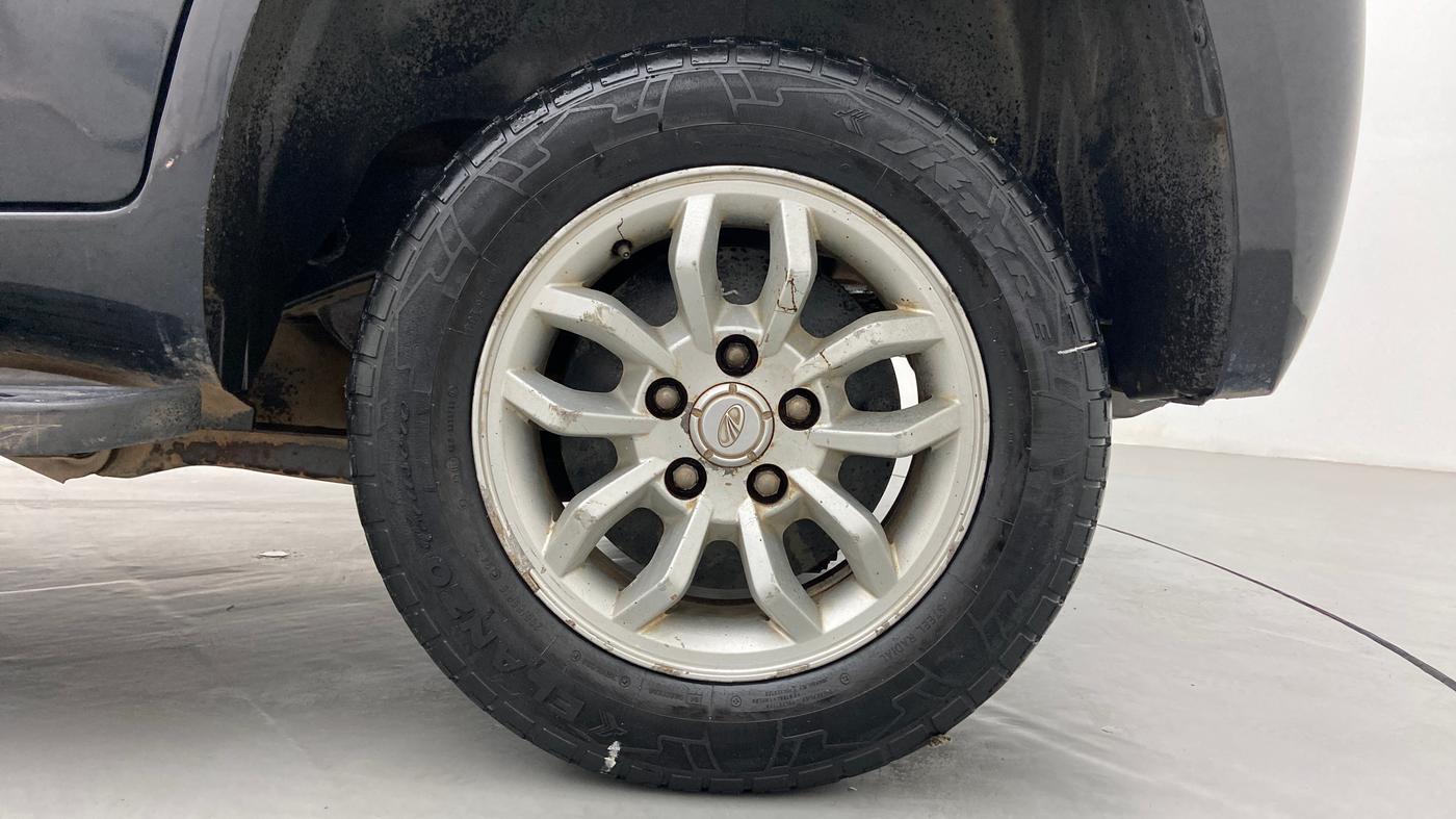 2015 Mahindra TUV300 T8 AT, Diesel, Automatic, 95,290 km, Left Rear Wheel
