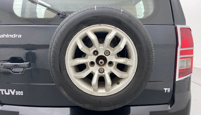 2015 Mahindra TUV300 T8 AT, Diesel, Automatic, 95,290 km, Spare Tyre