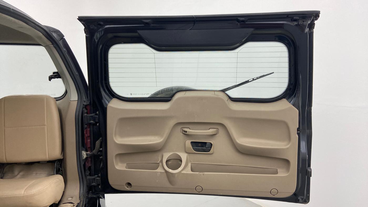 2015 Mahindra TUV300 T8 AT, Diesel, Automatic, 95,290 km, Boot Door Open