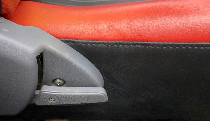 2012 Maruti Alto 800 LXI, Petrol, Manual, 32,067 km, Driver Side Adjustment Panel