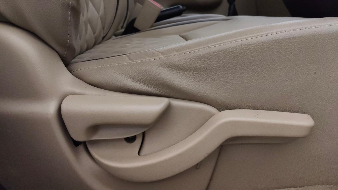2014 Honda Mobilio 1.5L I-VTEC V (O), Petrol, Manual, 67,809 km, Driver Side Adjustment Panel