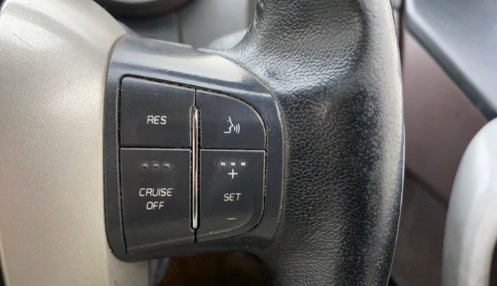 2014 Mahindra XUV500 W8, Diesel, Manual, 77,260 km, Adaptive Cruise Control