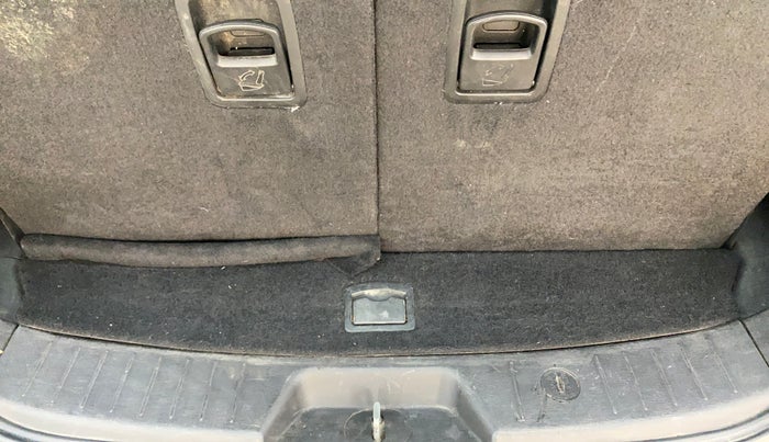 2014 Mahindra XUV500 W8, Diesel, Manual, 77,260 km, Boot Inside